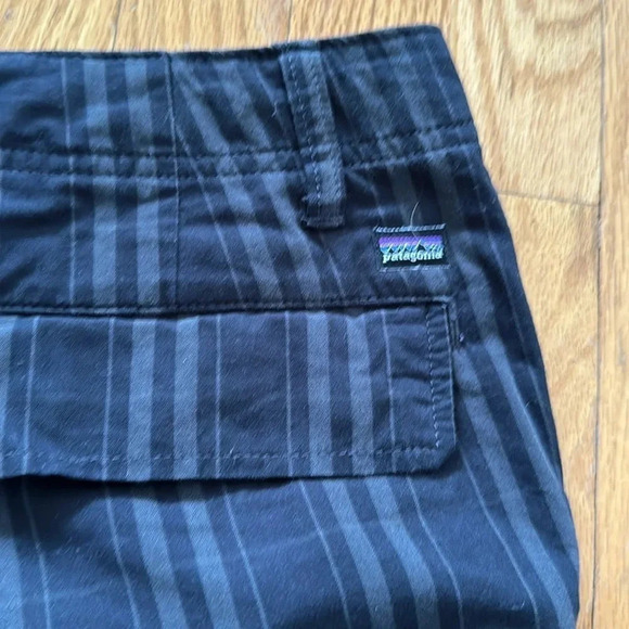 Patagonia sz 36 black grey striped organic cotton cargo shorts great condition - Picture 4 of 5